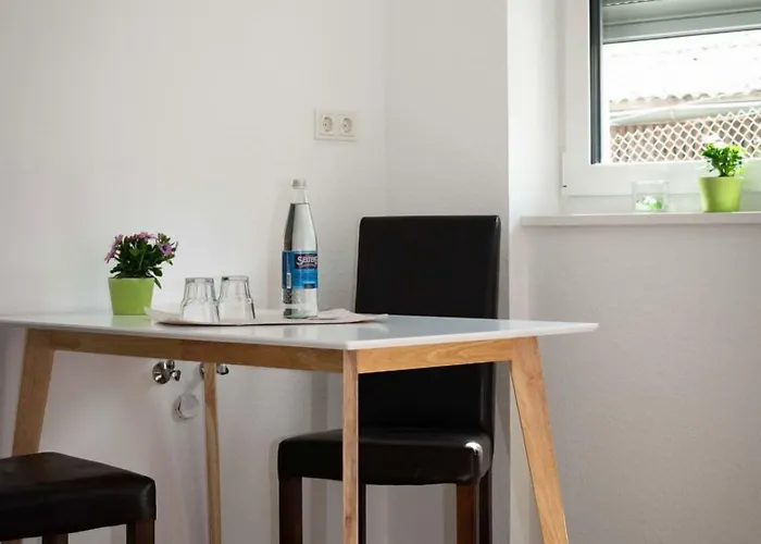 Alter Behring-gutshof 3*