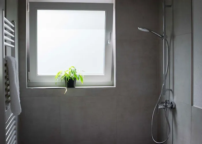 Alter Behring-gutshof 3*